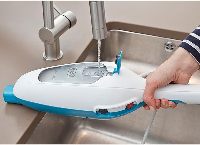 بلاك + ديكر ممسحة للتنظيف بالبخار ، 1300 واط ، ابيض / ازرق - FSM13E1 - الصورة 3