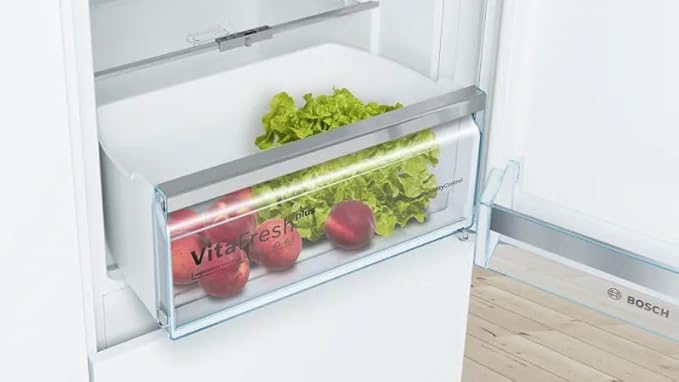 ثلاجة بوش المدمجة من السلسلة 6 مع فريزر سفلي، سعة 254 لترًا، أبعاد 177.2 × 55.8 سم، صنعت في ألمانيا - KIN86AF3M8 - الصورة 5