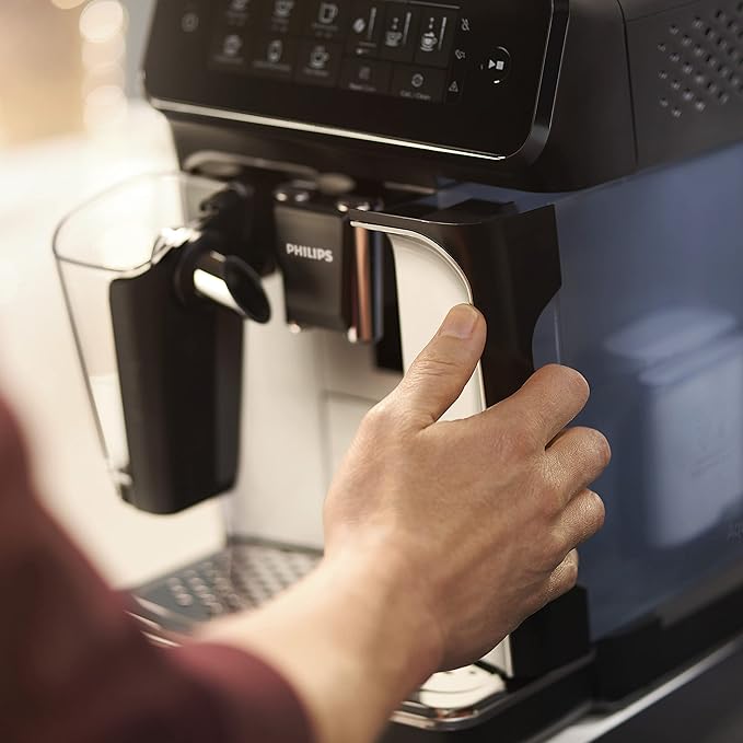Philips 3200 Series EP3246/70 Fully Automatic Espresso Machine, 5 coffee specialties, LatteGo Milk Solution, Black/Silver - Image 5